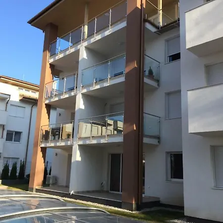 Virag Apartman Σίοφοκ
